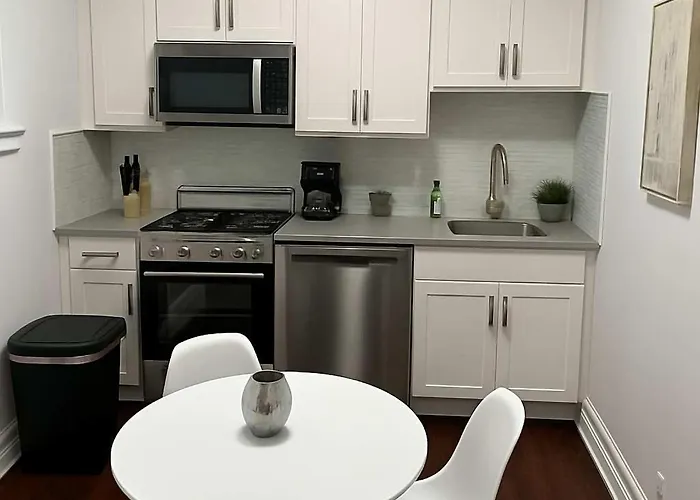 Апартаменты Modern 2br With Reliable Wi-fi - Roscoe 30 *
